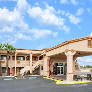 Hotel Super 8 By Wyndham Downtown